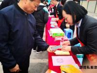 《私服爆人民币内幕：虚拟世界的暴